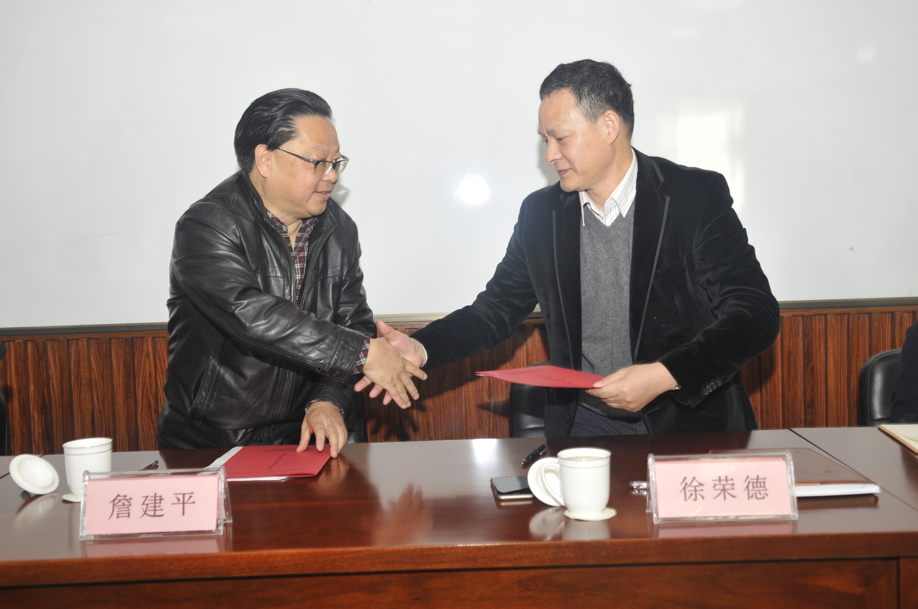 学院与五常街道进行机关党组织 br 结对共建同